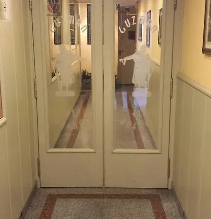 Πανσιόν Guzman El Bueno By Gaiarooms León