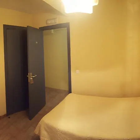 Guzman El Bueno By Gaiarooms *